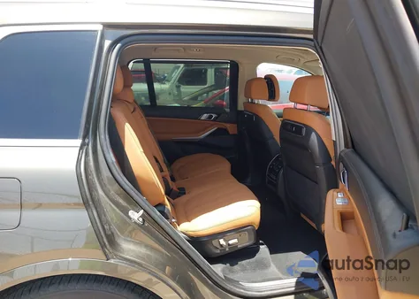 2023 BMW X7 xDrive40I z USA, uszkodzony, nr VIN 5UX23EM07P9R88373